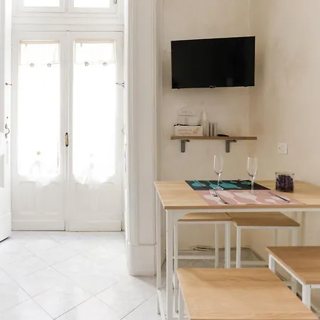 Apartment Casa Atri Nel Centro Storico Naples